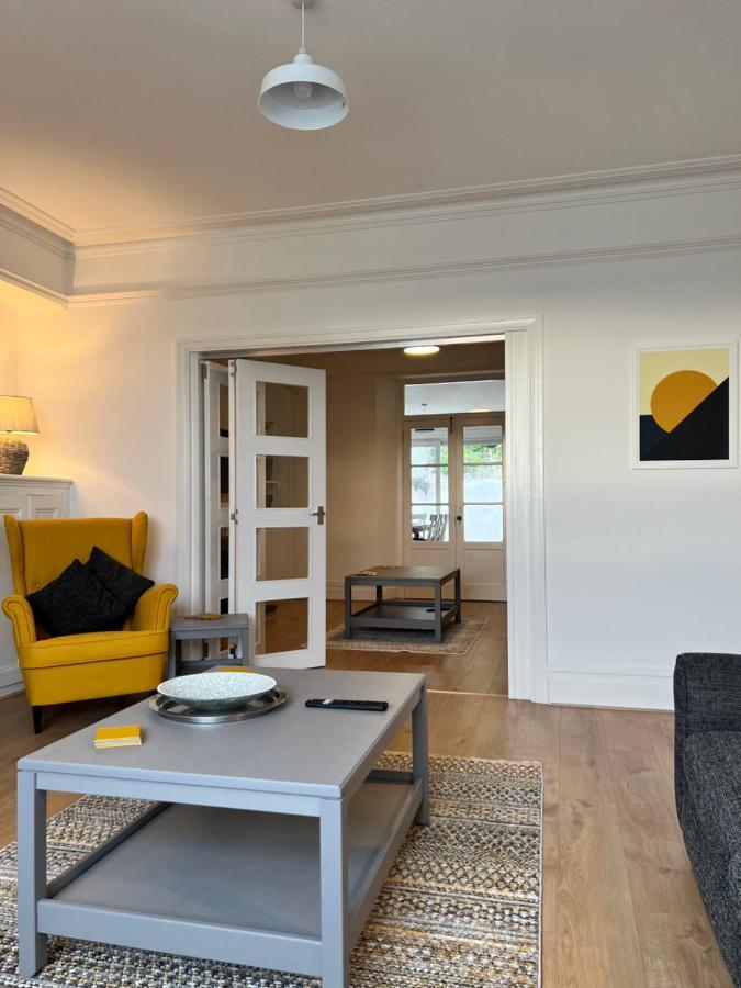 Heathcliff - 5 Bedroom House In Town Centre 텐비 외부 사진