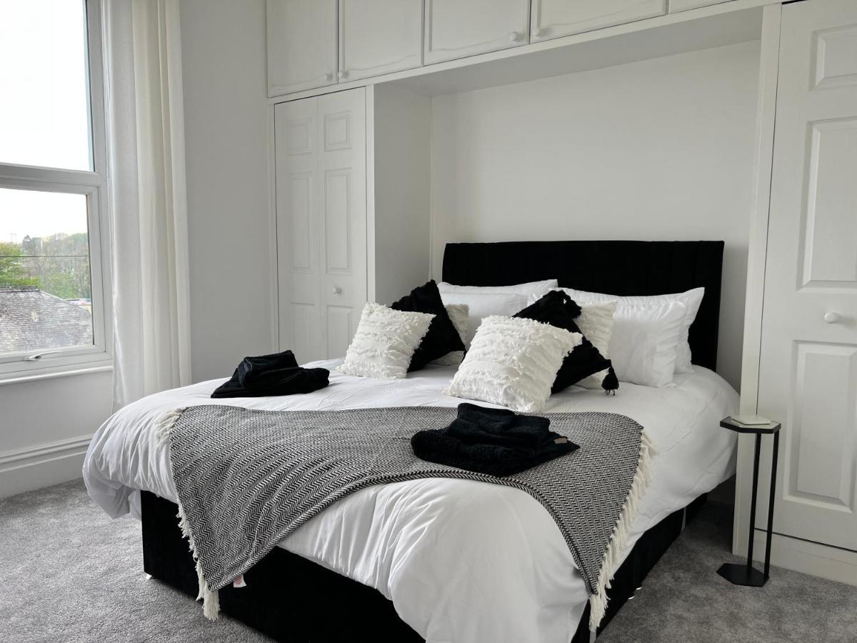 Heathcliff - 5 Bedroom House In Town Centre 텐비 외부 사진