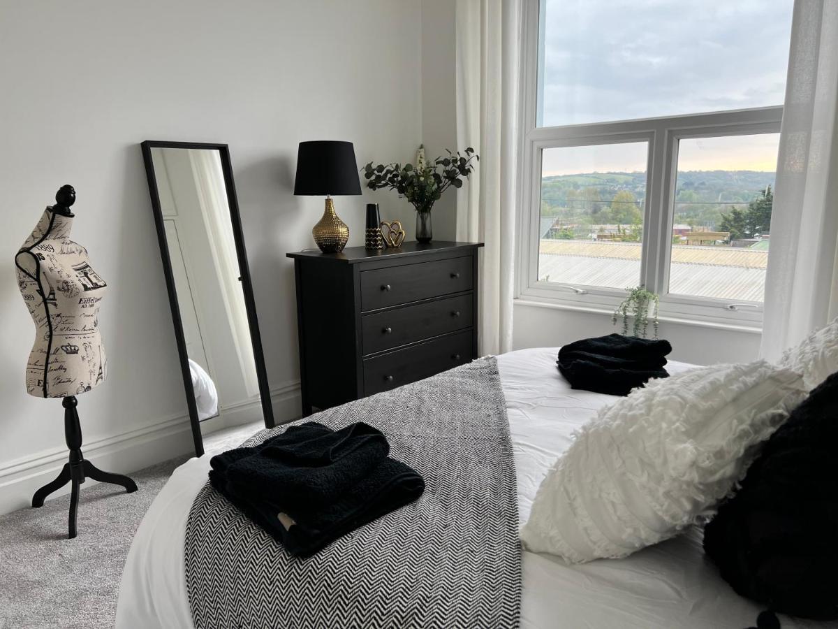 Heathcliff - 5 Bedroom House In Town Centre 텐비 외부 사진