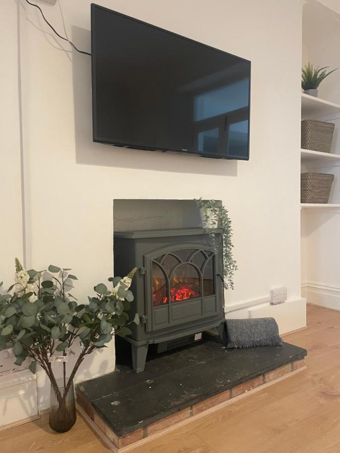 Heathcliff - 5 Bedroom House In Town Centre 텐비 외부 사진