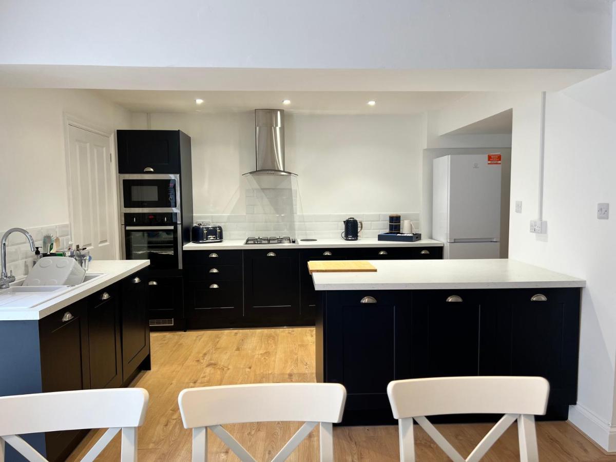 Heathcliff - 5 Bedroom House In Town Centre 텐비 외부 사진