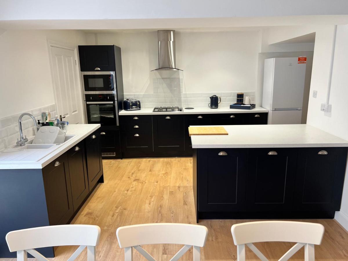 Heathcliff - 5 Bedroom House In Town Centre 텐비 외부 사진