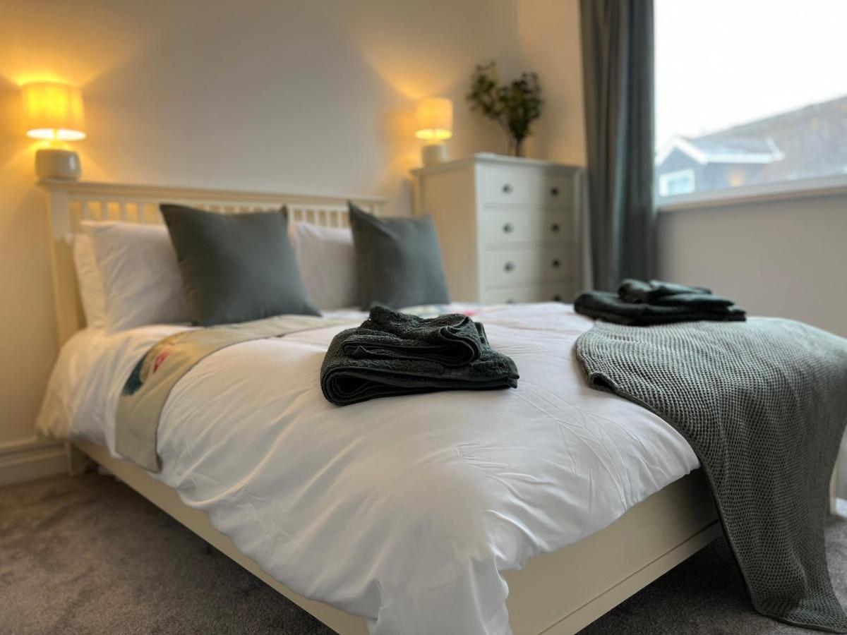Heathcliff - 5 Bedroom House In Town Centre 텐비 외부 사진
