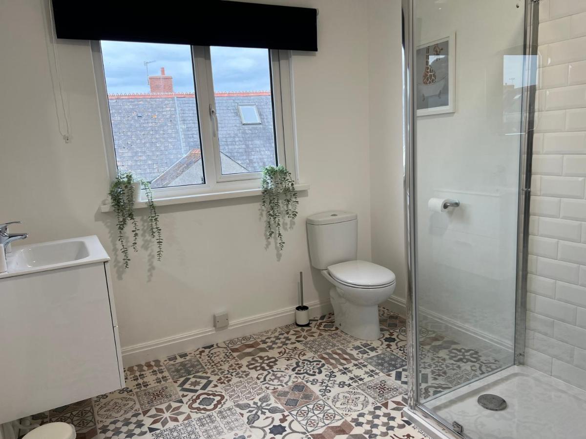 Heathcliff - 5 Bedroom House In Town Centre 텐비 외부 사진