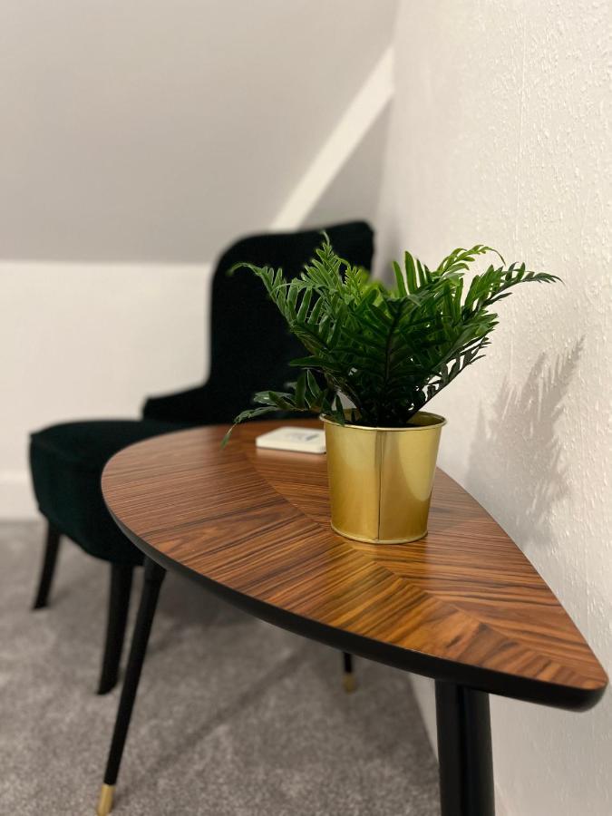 Heathcliff - 5 Bedroom House In Town Centre 텐비 외부 사진
