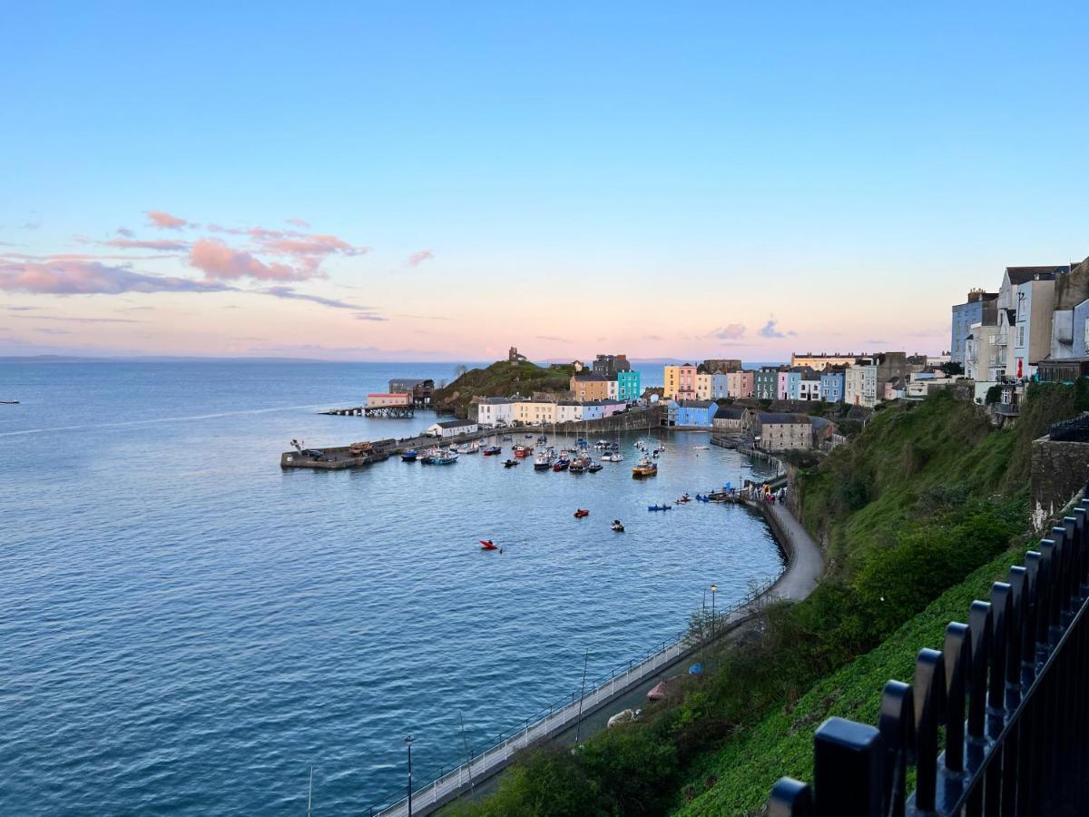 Heathcliff - 5 Bedroom House In Town Centre 텐비 외부 사진